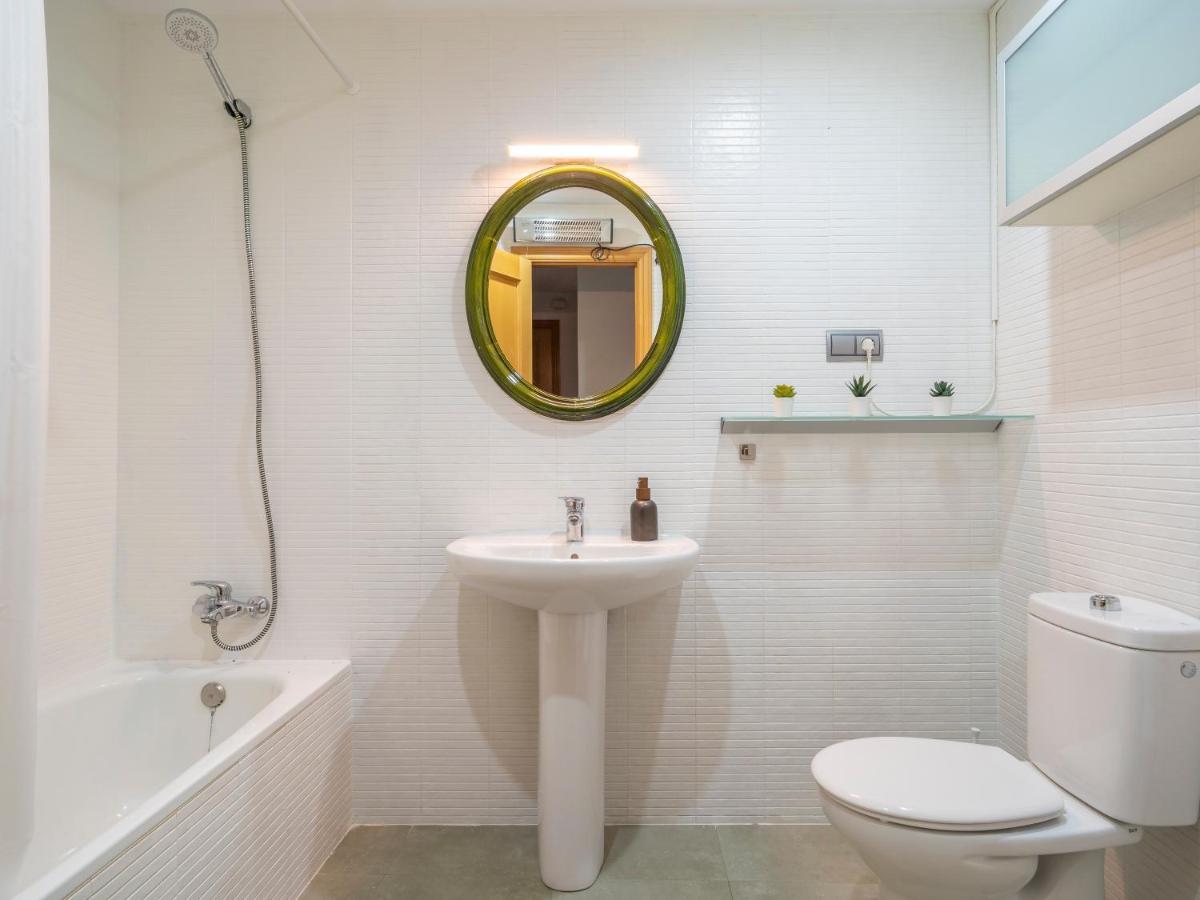 Sanders Uptown - Cute One-Bedroom Apartment Near City Center Malaga Bagian luar foto